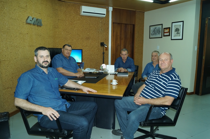 Palestrante Brandalizze visita a CAAL