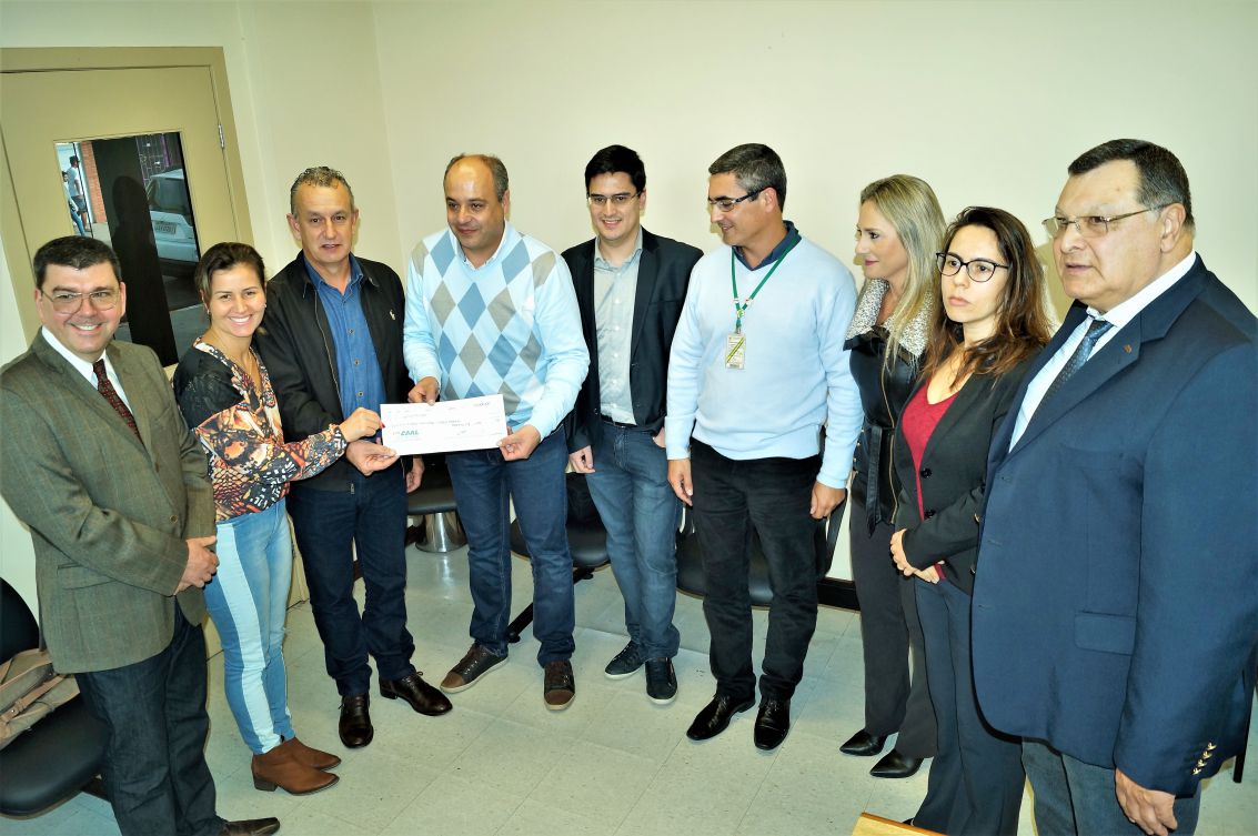 CAAL entrega doação a entidades alegretenses