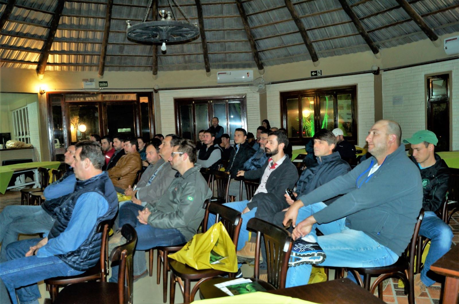 Noite de palestras na CAAL