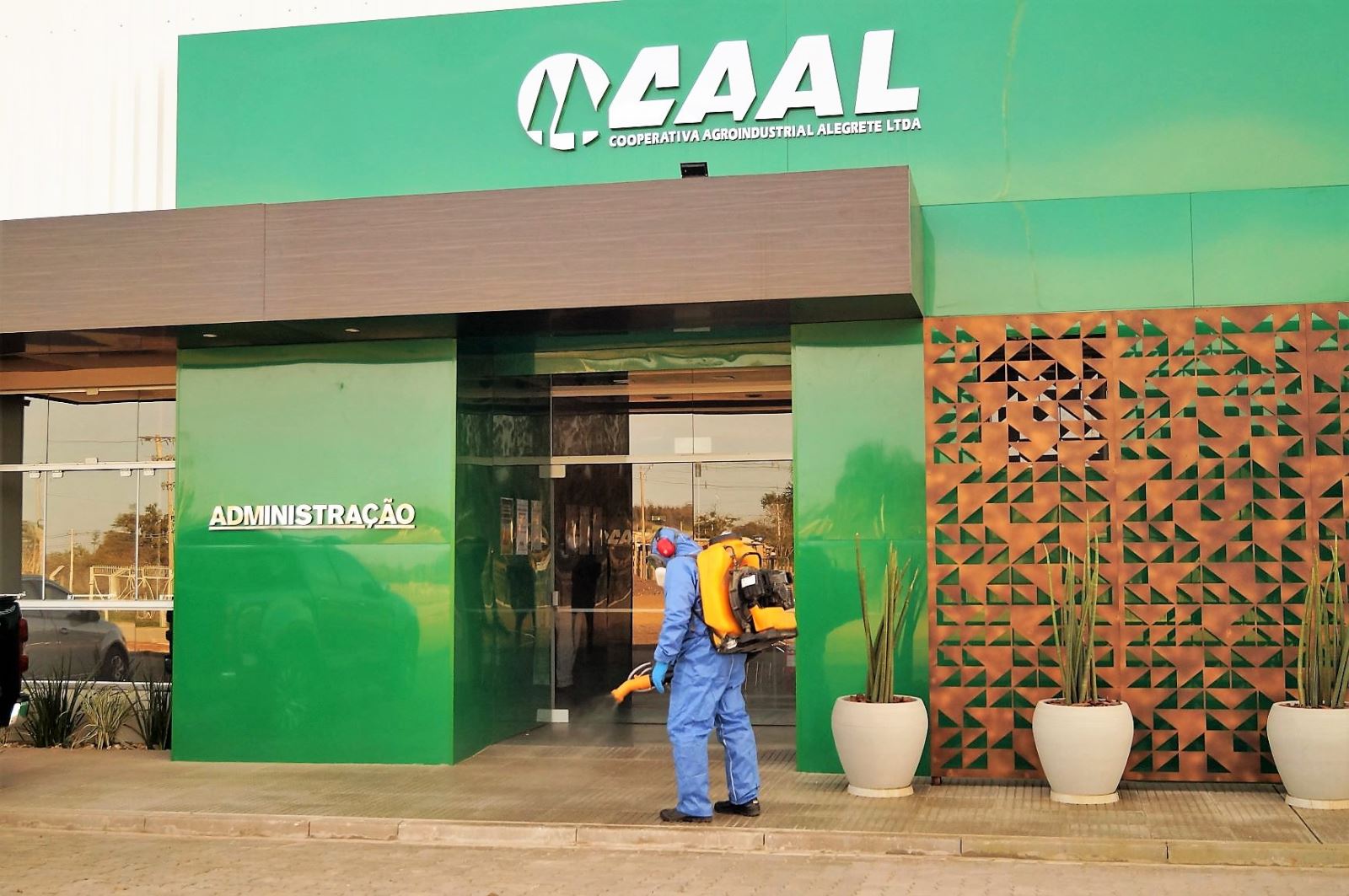 CAAL desinfecta áreas contra o Coronavírus